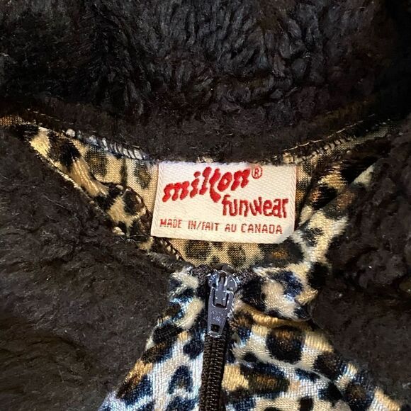 Vintage Girl’s Milton Funwear Animal Print Pullover Sweater - Picture 4 of 4